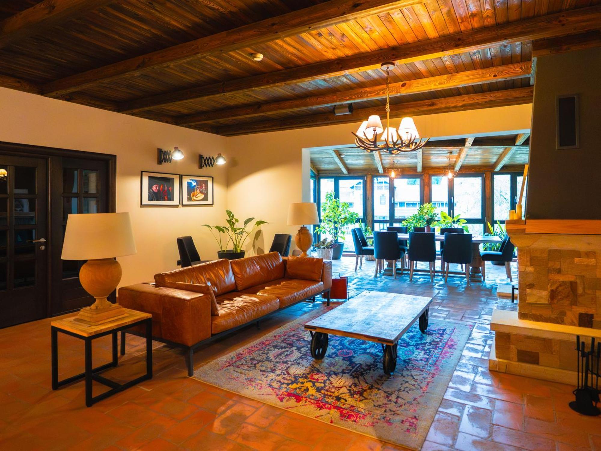 Kaban Boutique - 5Star Central Villa In Dornavátra Kültér fotó